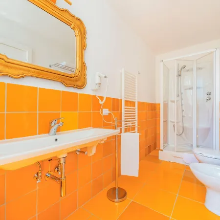 בית הארחה Palazzo Sassi 4*