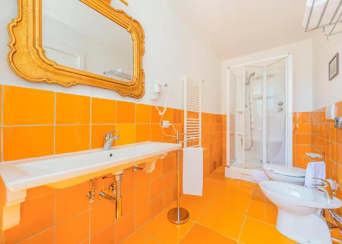 Palazzo Sassi בית הארחה